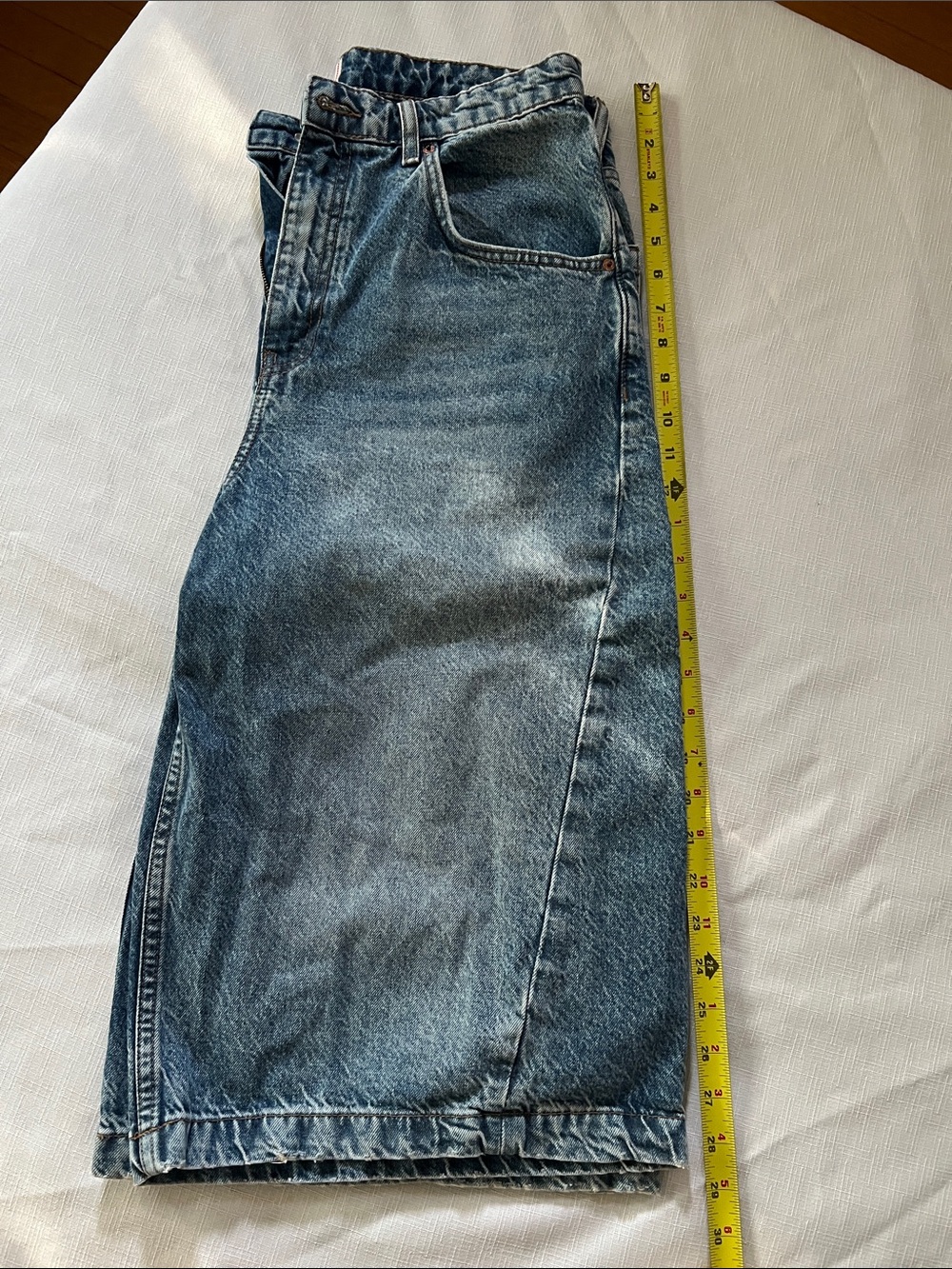 BDG Wide-Leg Denim Bermuda Shorts in Blue Wash - Picture 6 of 8